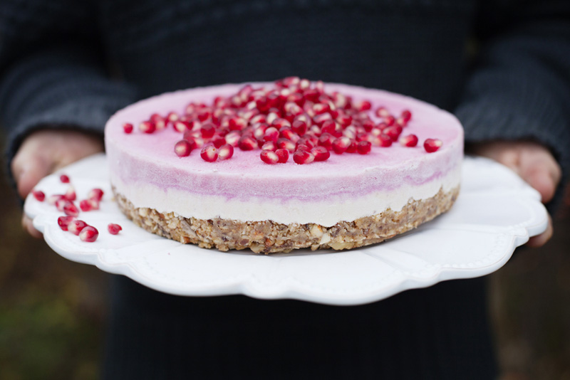 alt_gks_pomegranate_cashewcake