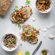 Chanterelle_bruschetta_2